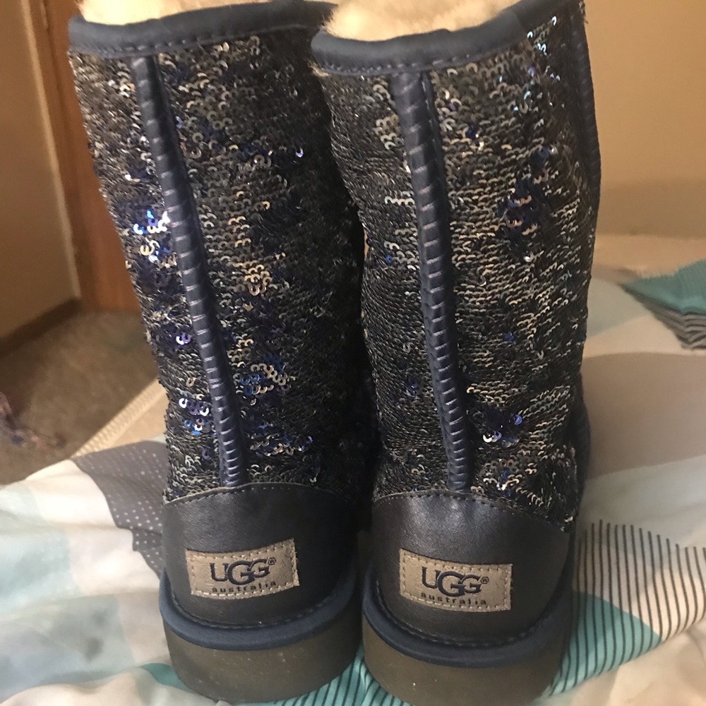 LIKE NEW blue sequence UGG